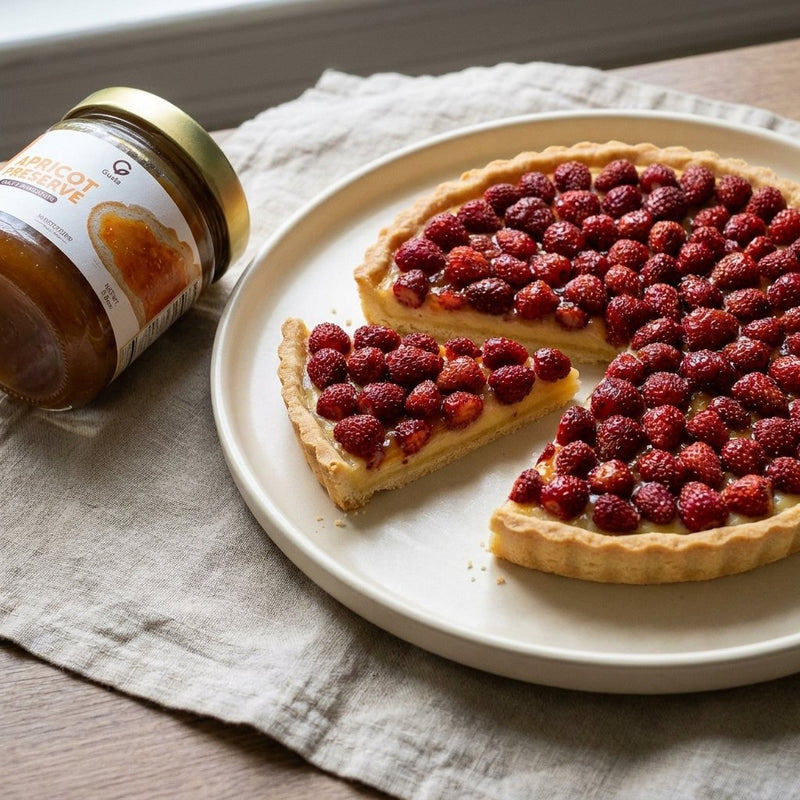 Crostata con Fragoline di Bosco plated, with the Gusta Apricot Preserve alongside