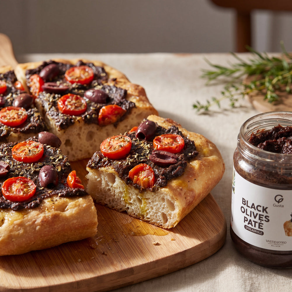 Focaccia Barese con Patè di Olive Nere
